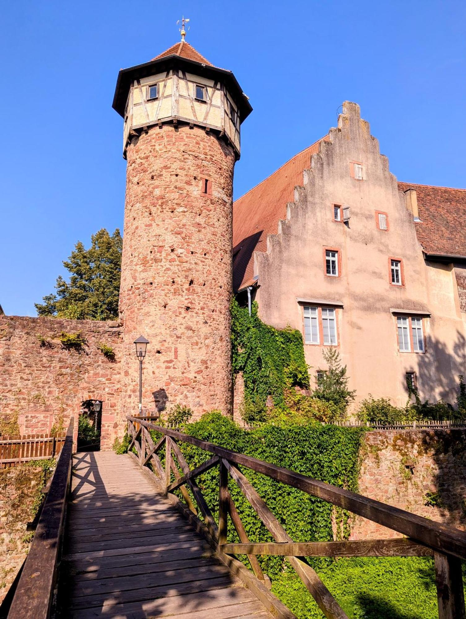 Ferienwohnung Wohnen Am Historischen Rathaus Michelstadt Exterior foto