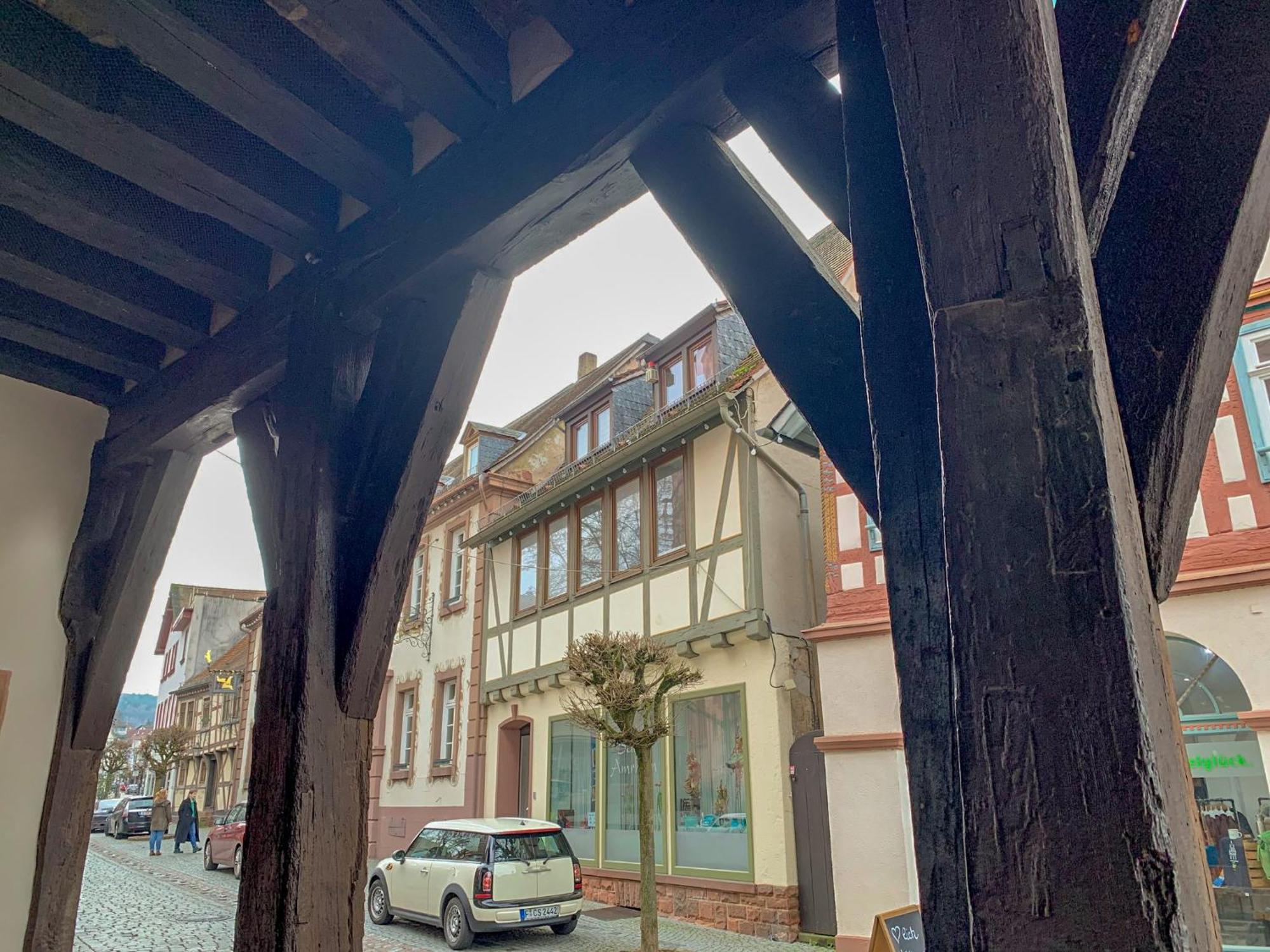 Ferienwohnung Wohnen Am Historischen Rathaus Michelstadt Exterior foto
